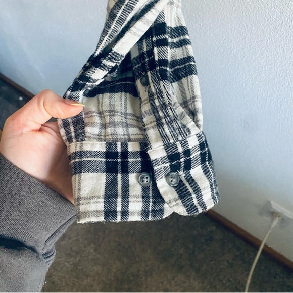 Carhartt Reworked Black Plaid White Long Sleeve Cropped Shirt - Picture 9 of 12